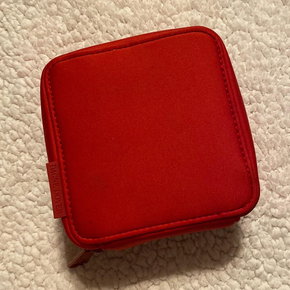 Dagne Dover Arlo Tech Organizer